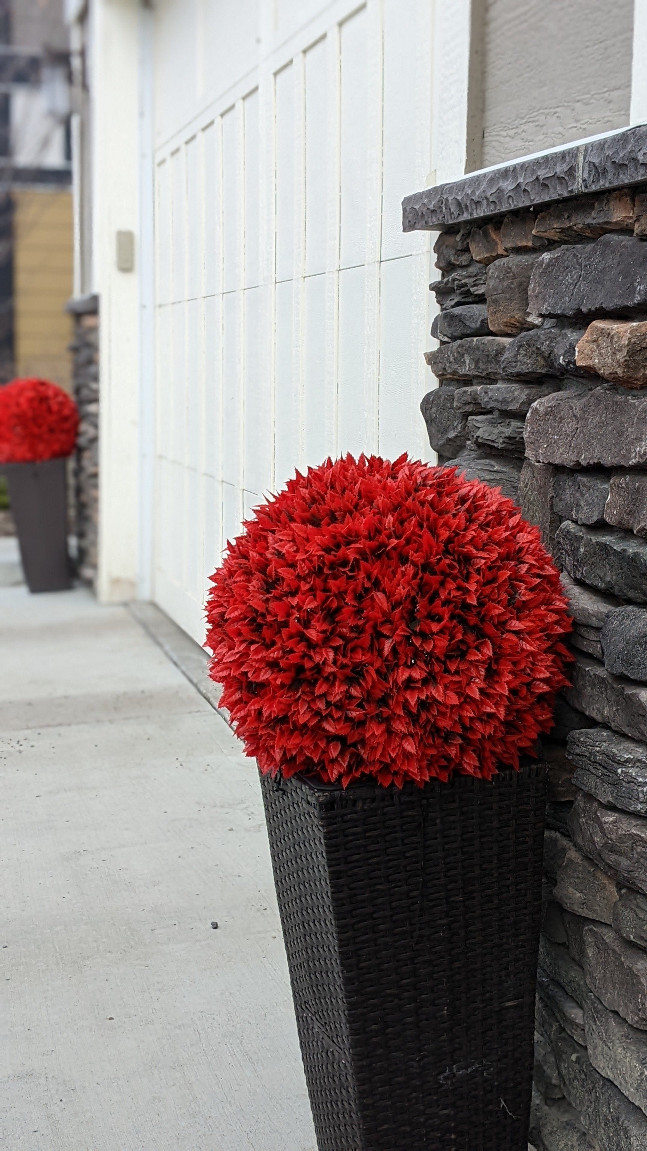 365 Curb Appeal Topiary ball Large 16 inch - Set of 2 Large Burning Bush Topiary Balls