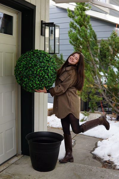 365 Curb Appeal Topiary ball XL 21" Holly Sphere